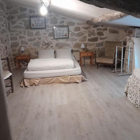 Le Patio Aux Hirondelles Villa Lagorce  Eksteriør bilde