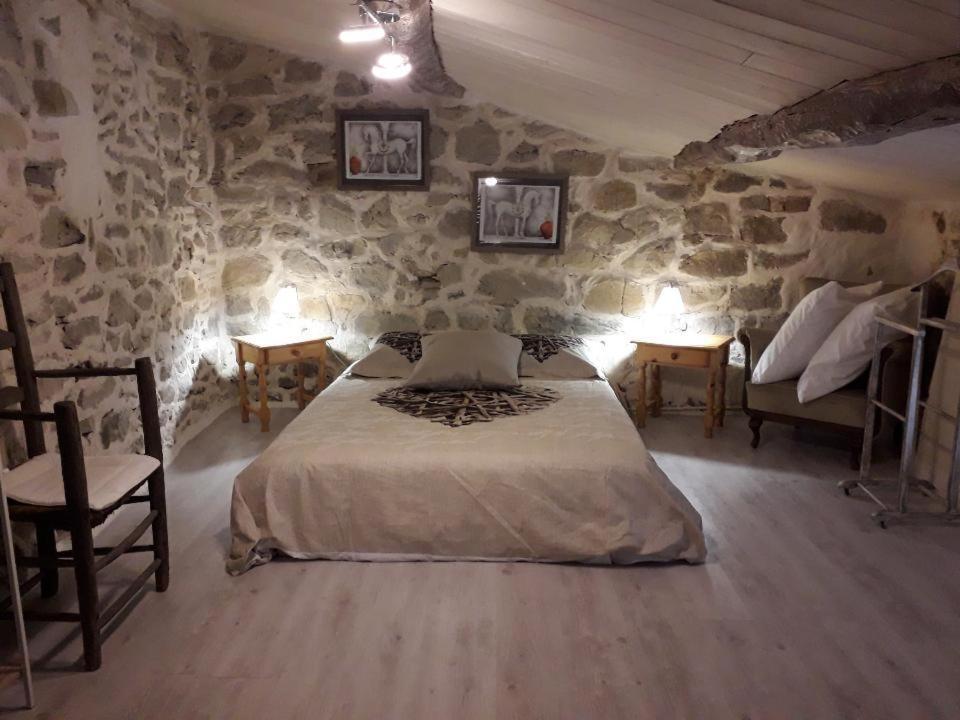 Le Patio Aux Hirondelles Villa Lagorce  Eksteriør bilde